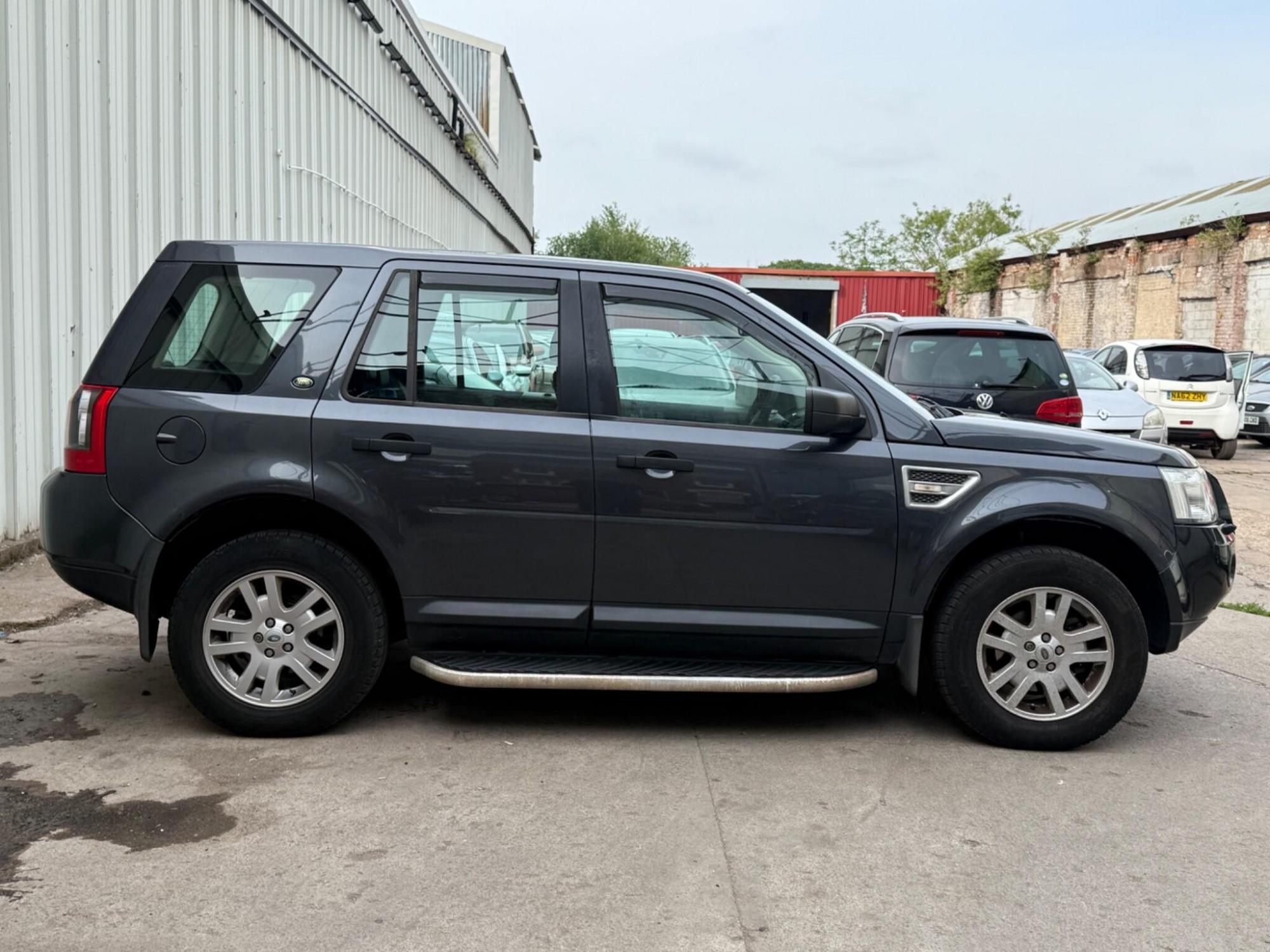 2009 Land Rover Freelander thumbnail 11